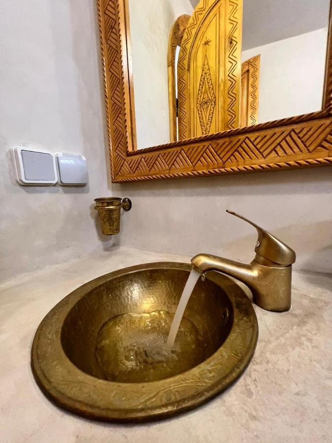 Riad Dar El Hania Hotel เอสเซาอิรา ภายนอก รูปภาพ