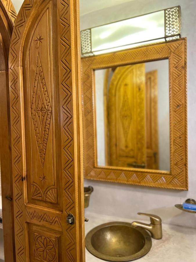 Riad Dar El Hania Hotel เอสเซาอิรา ภายนอก รูปภาพ