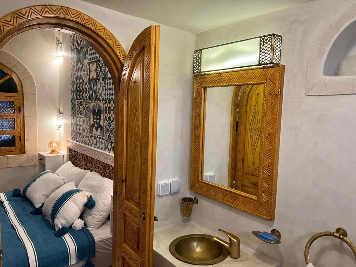 Riad Dar El Hania Hotel เอสเซาอิรา ภายนอก รูปภาพ