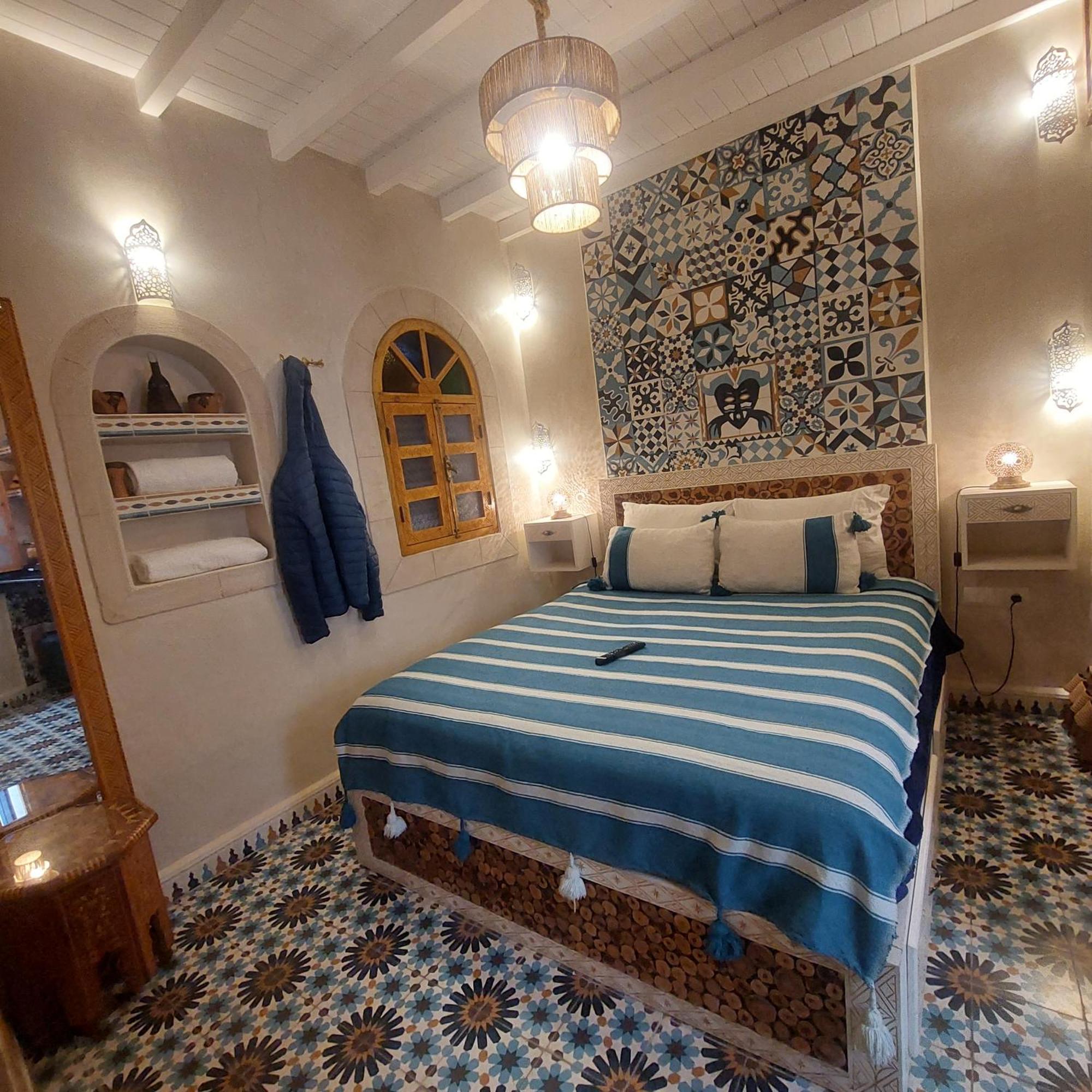 Riad Dar El Hania Hotel เอสเซาอิรา ภายนอก รูปภาพ